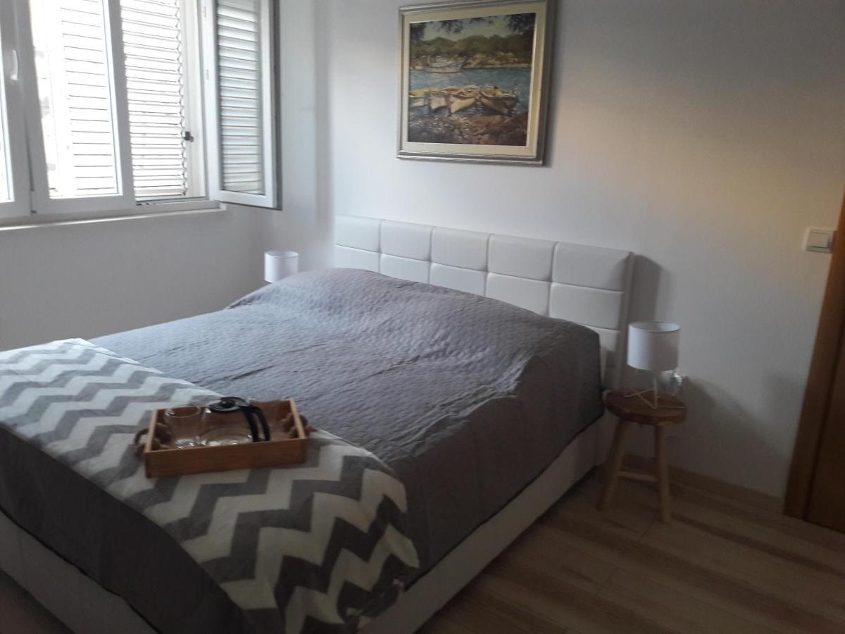 Apartment Tea Primošten Esterno foto